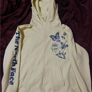 The NorthFace Women’s Hoodie